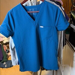 Figs Women's Catarina one pocket scrub top DEEP REEF